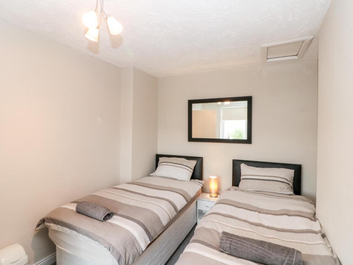 White Rose Apartment